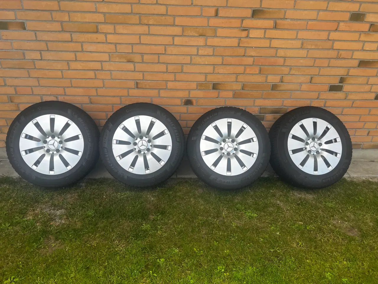 Billede 1 - Mercedes alufælge med vinterdæk 