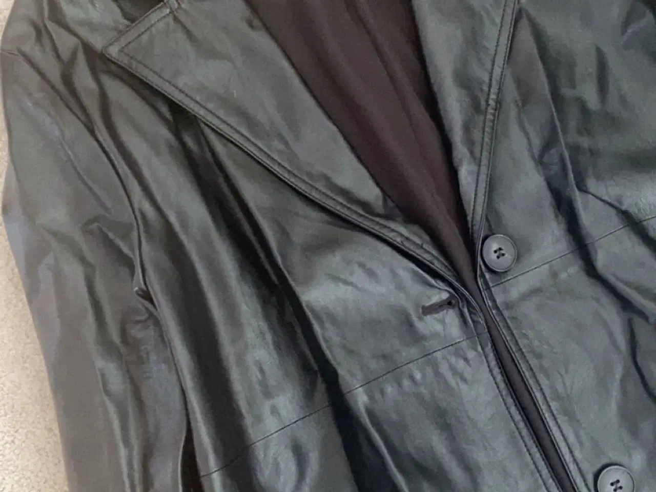 Billede 5 - Bershka frakke i læder sort str. L 