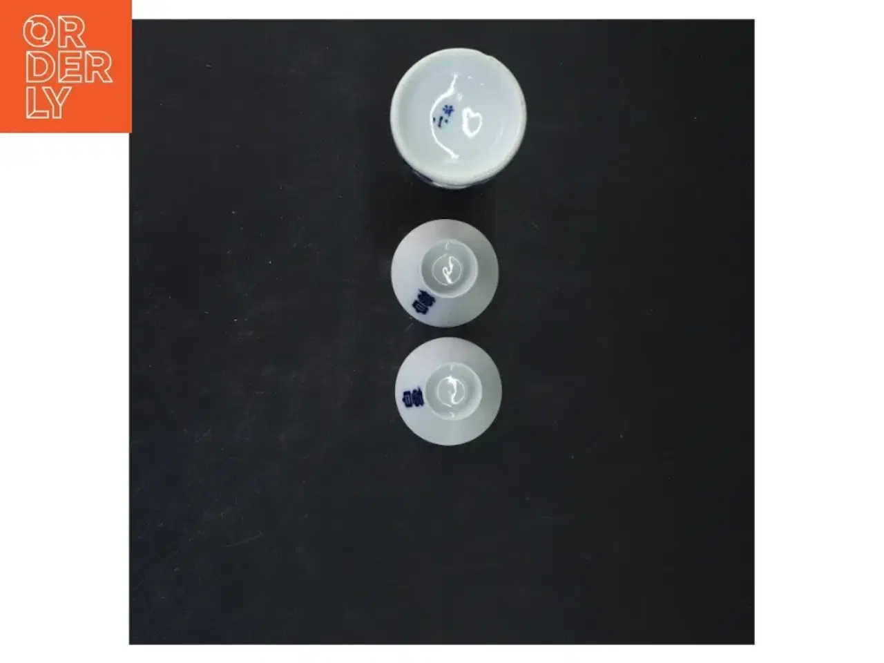 Billede 3 - Sake flaske og kopper (str. 13 cm)