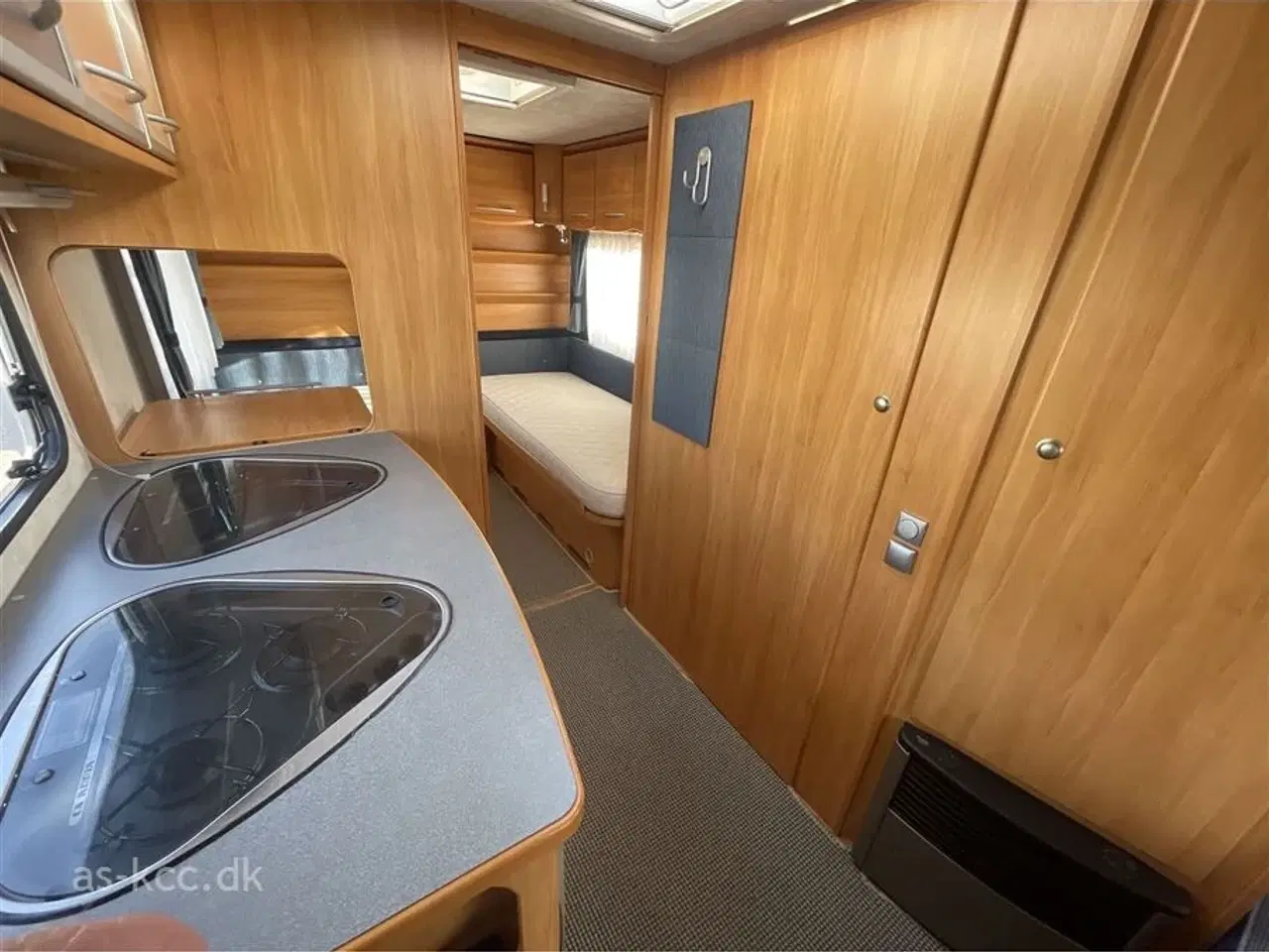 Billede 12 - 2006 - Adria Adora 512 UL   Adria Adora 512 UL.årg. 2006+ Markise og Mover 4 sovepladser, 5 siddepladser