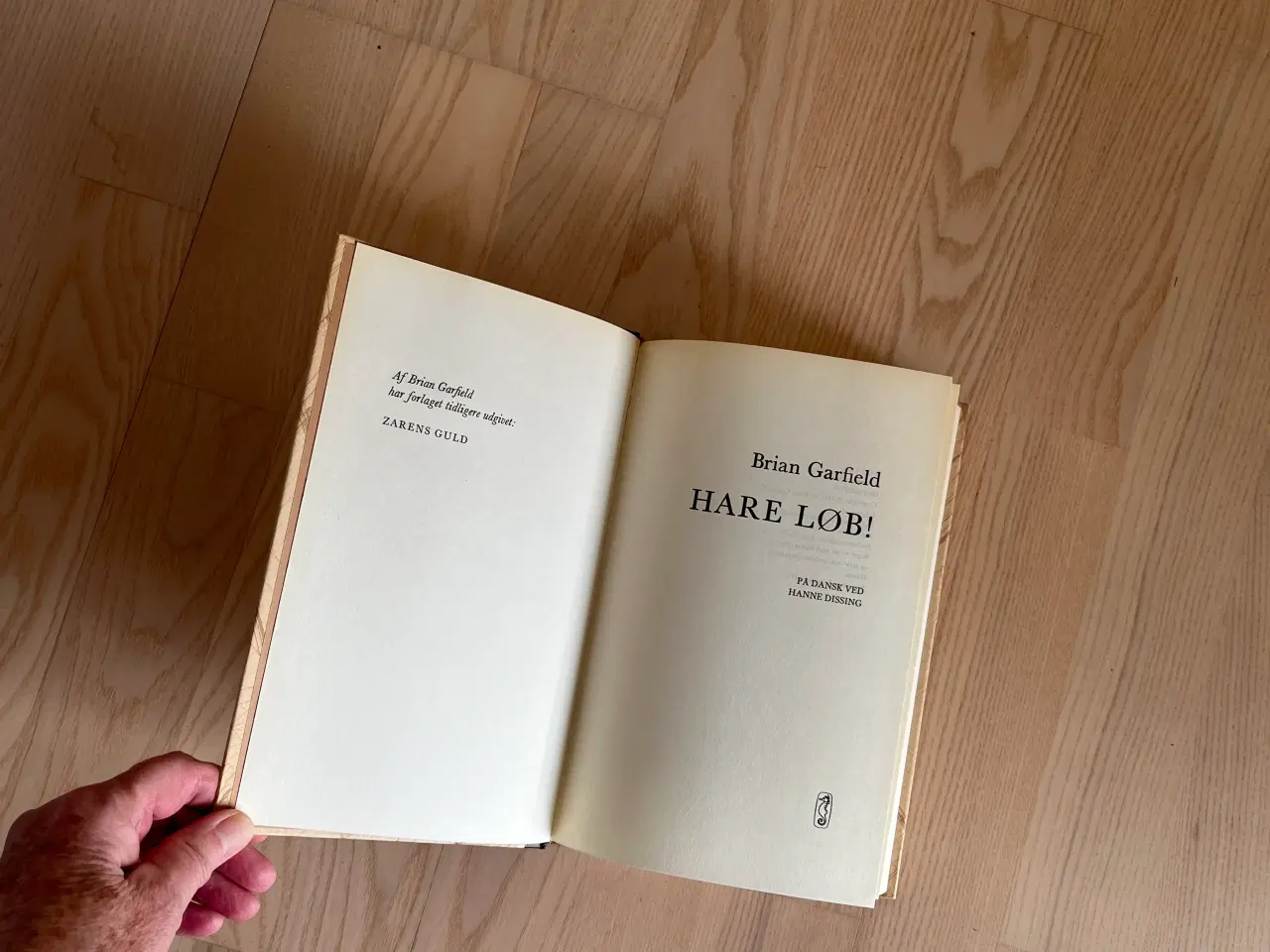 Billede 2 - Hare løb ! - af Brian Garfield