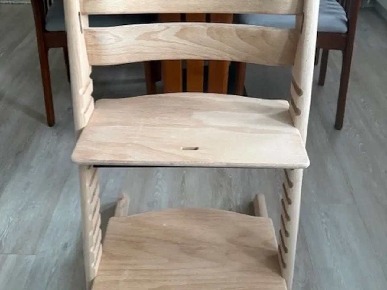 Billede 1 - Trip Trap Højstol i Massiv Bøg Lys Natur.