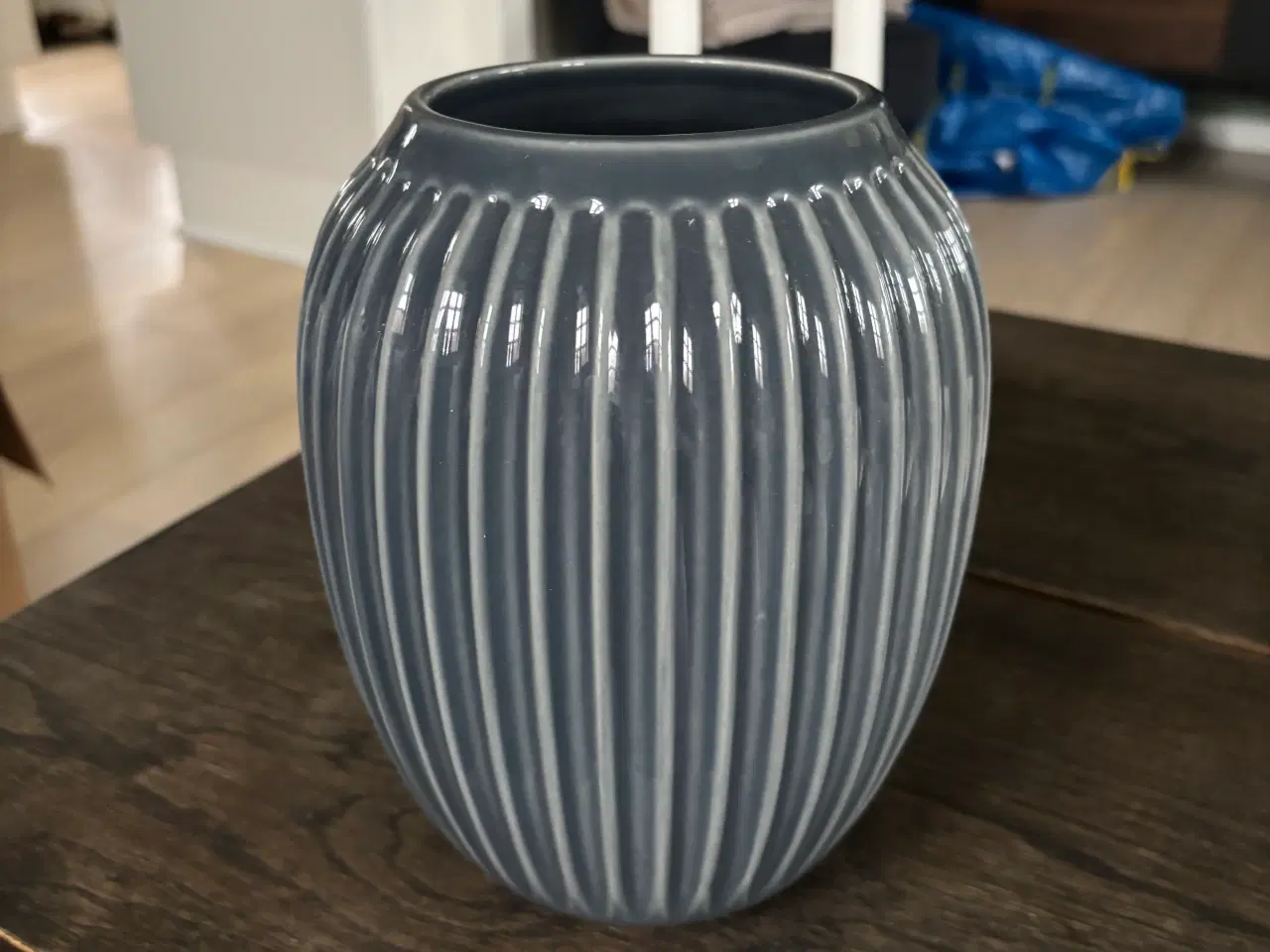 Billede 1 - Kähler Hammershøi vase i farven grå