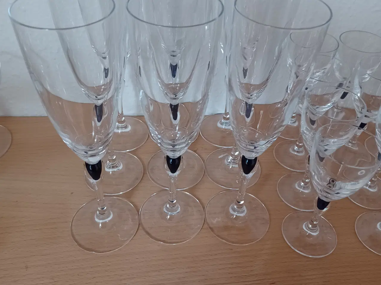 Billede 8 - 94 stk Blå Safir krystal glas