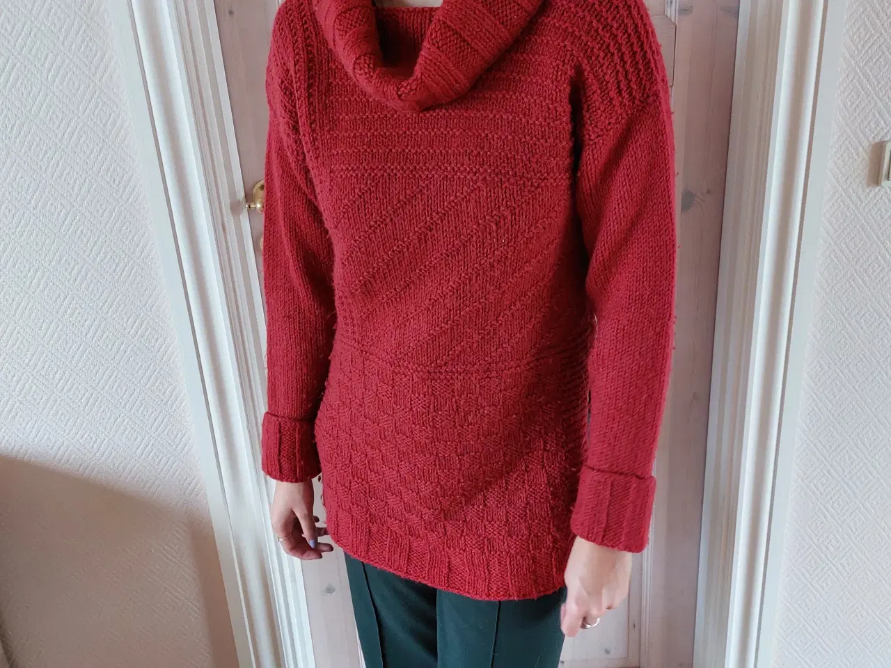 Billede 3 - Varm Hjemmestrikket - Lang uld sweater  str s 