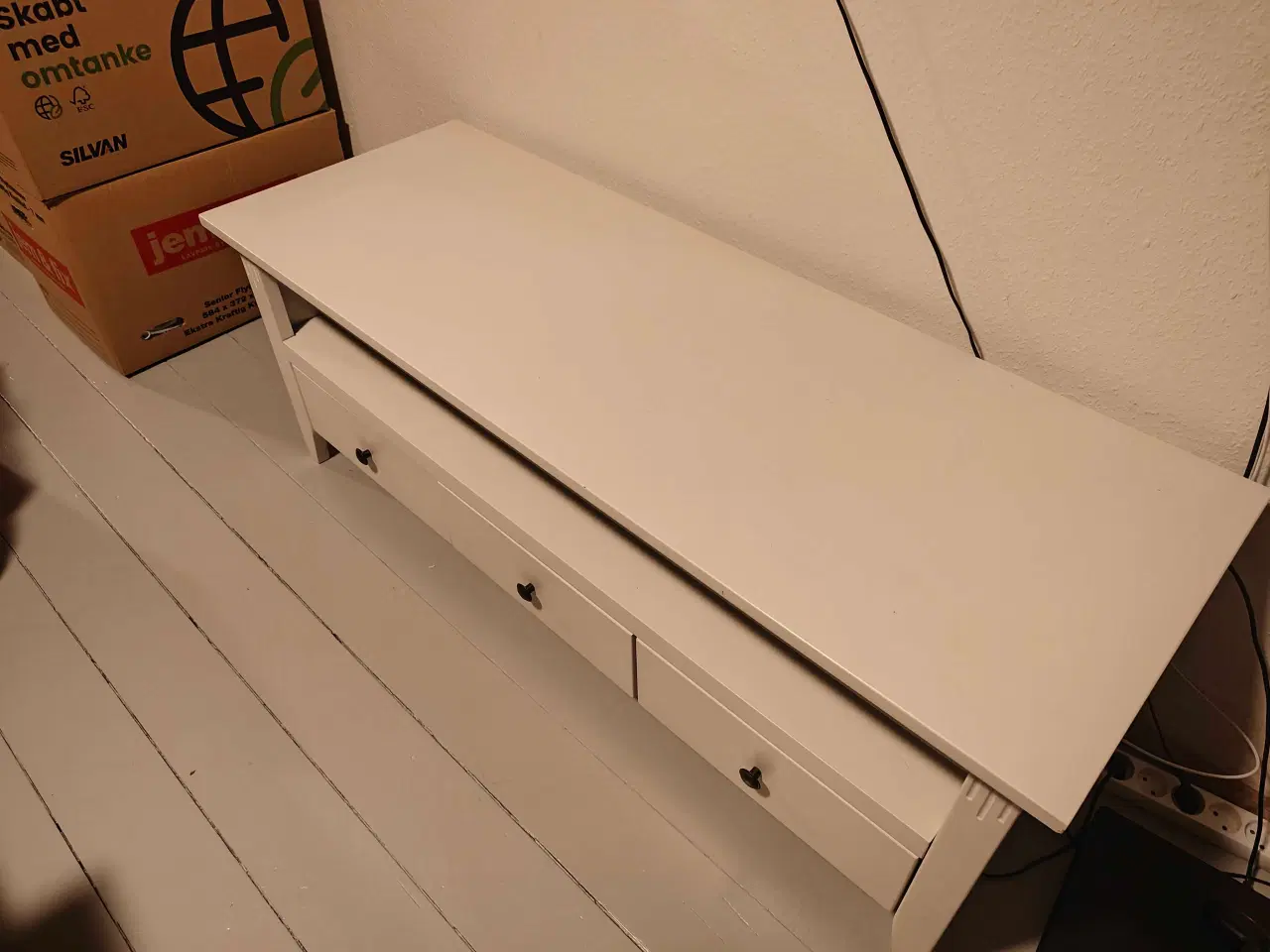 Billede 2 - Hvidt tv-bord