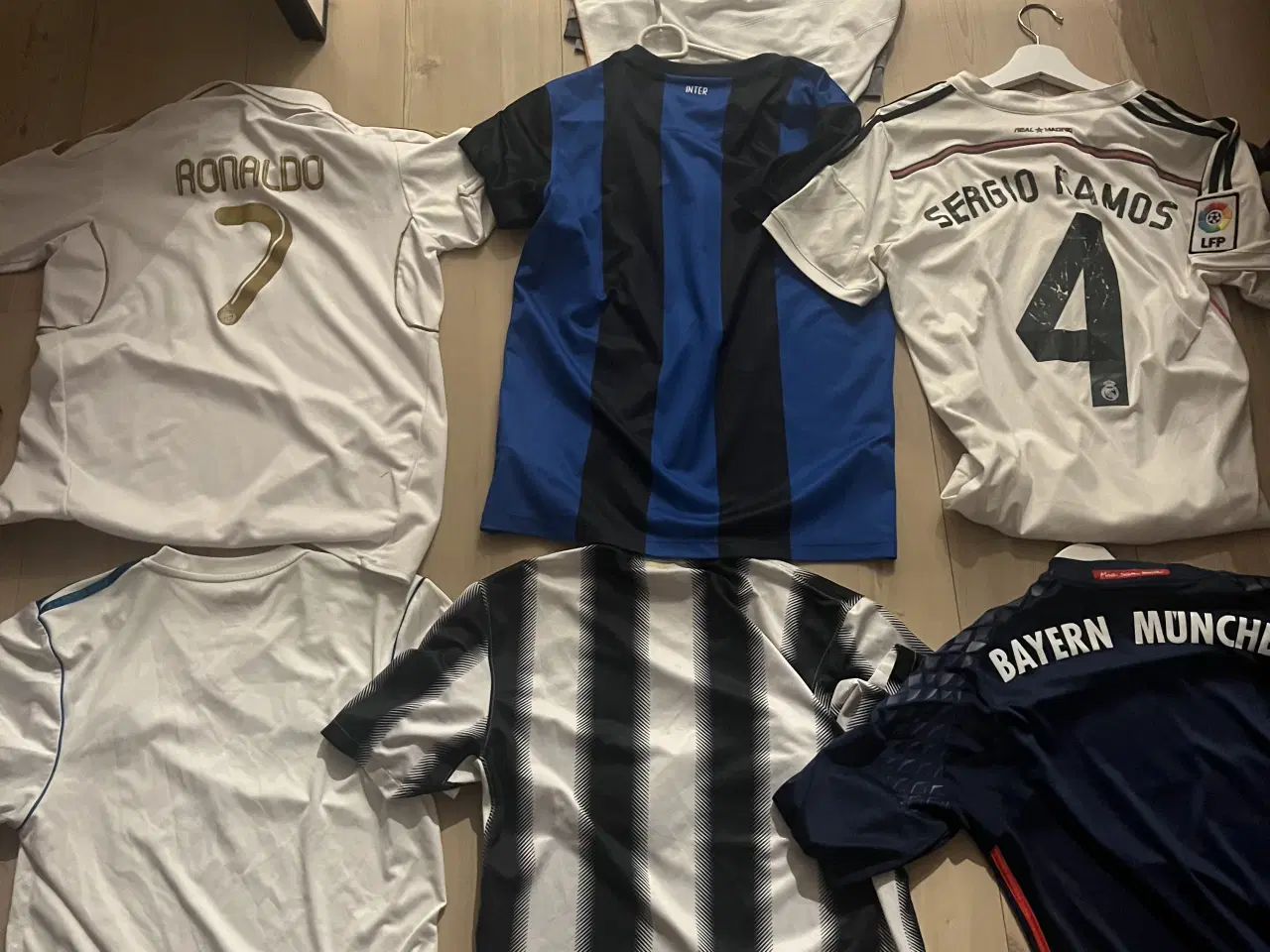 Billede 4 - Fodboldtrøjer bundt i Str Small