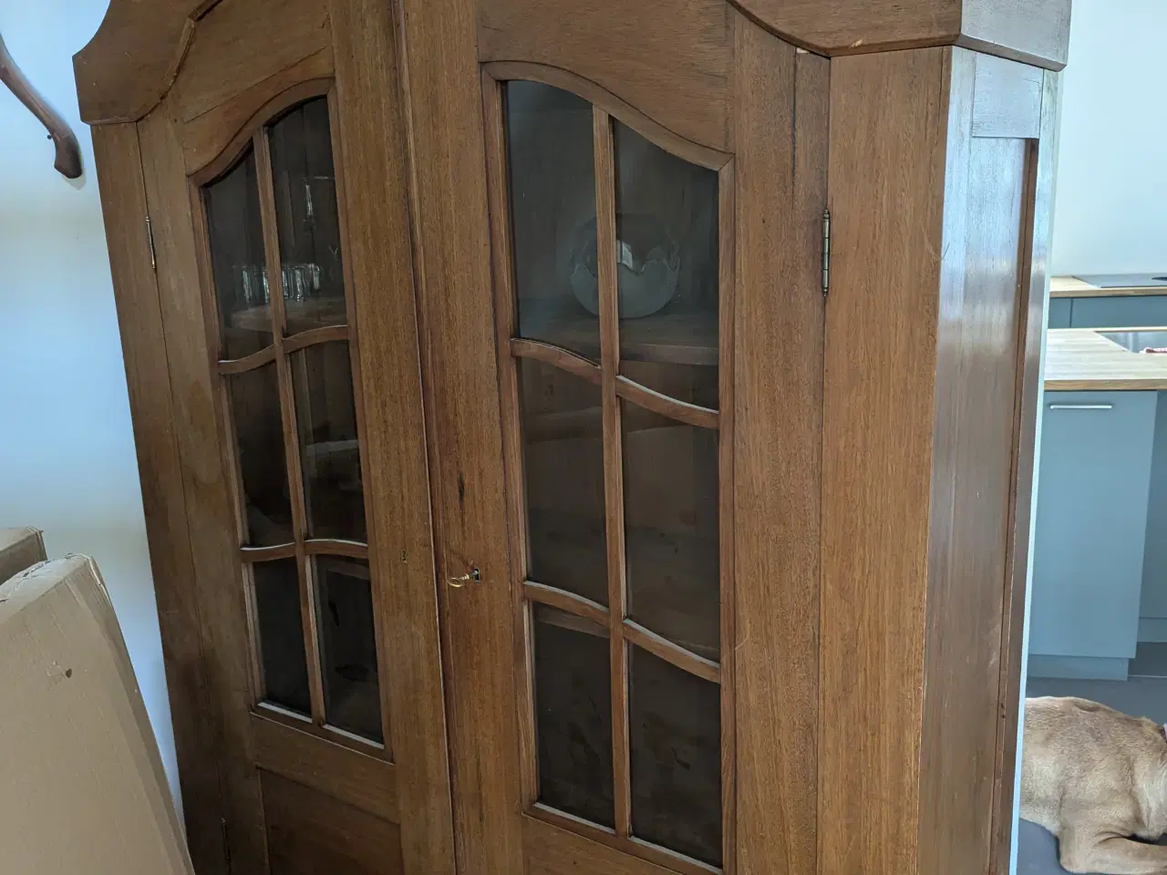 Billede 1 - Ældre vitrineskab som feks barskab etc..