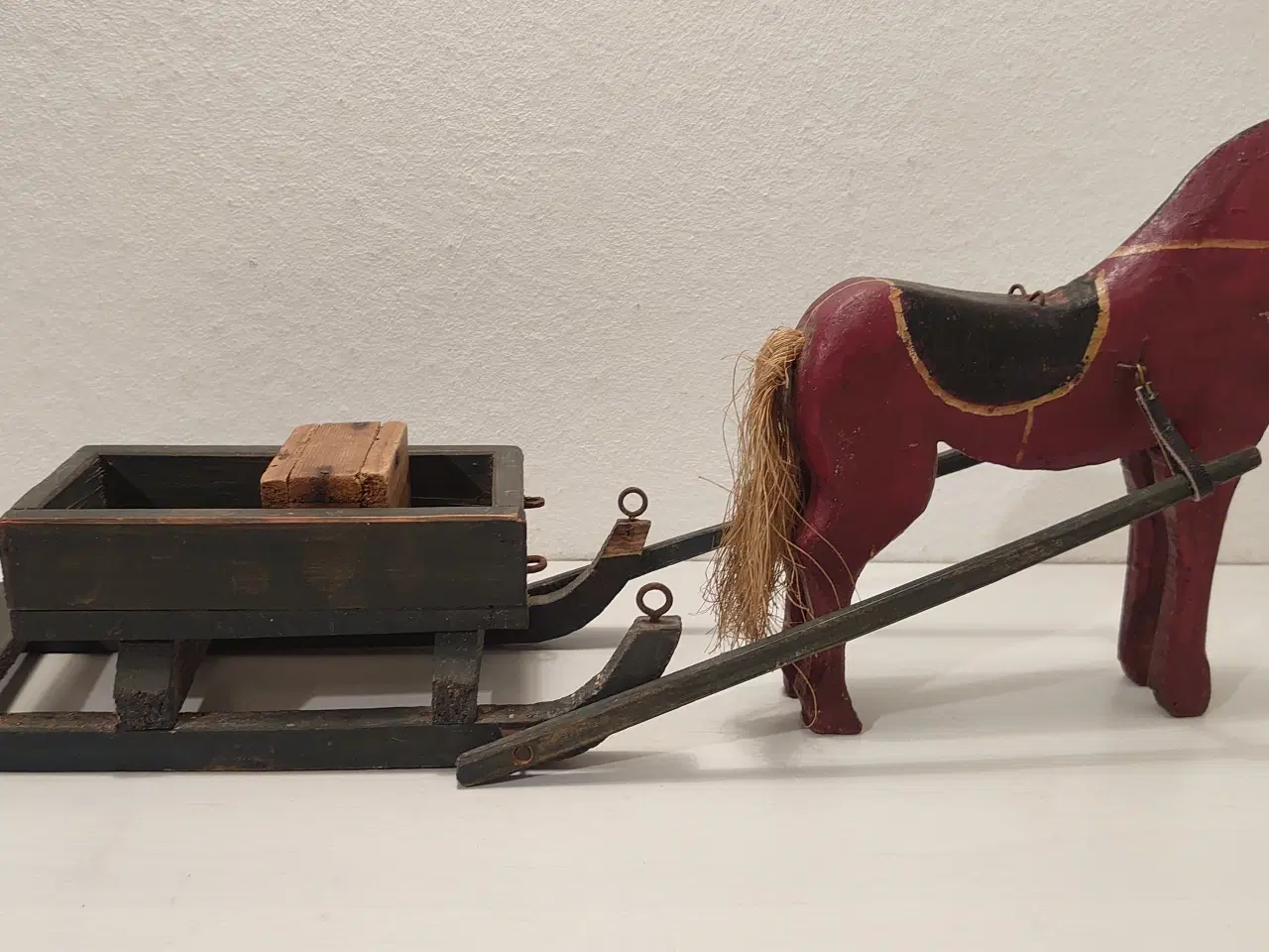 Billede 2 - Fængselslegetøj: Kane med hest. Ca 1930. L 42cm