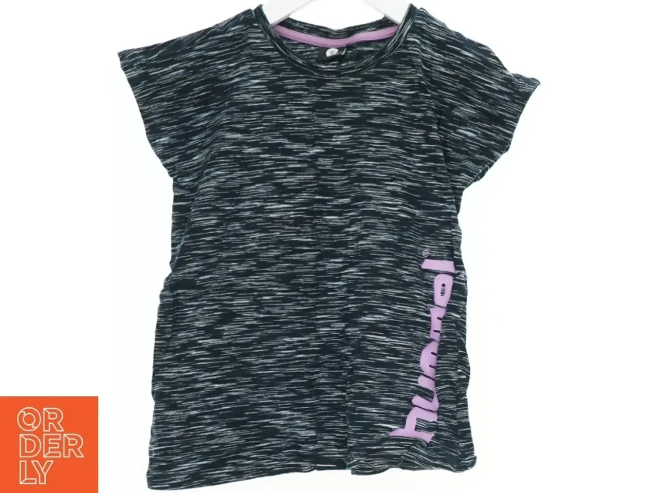 Billede 1 - T-shirt fra Hummel (str. 128 cm)