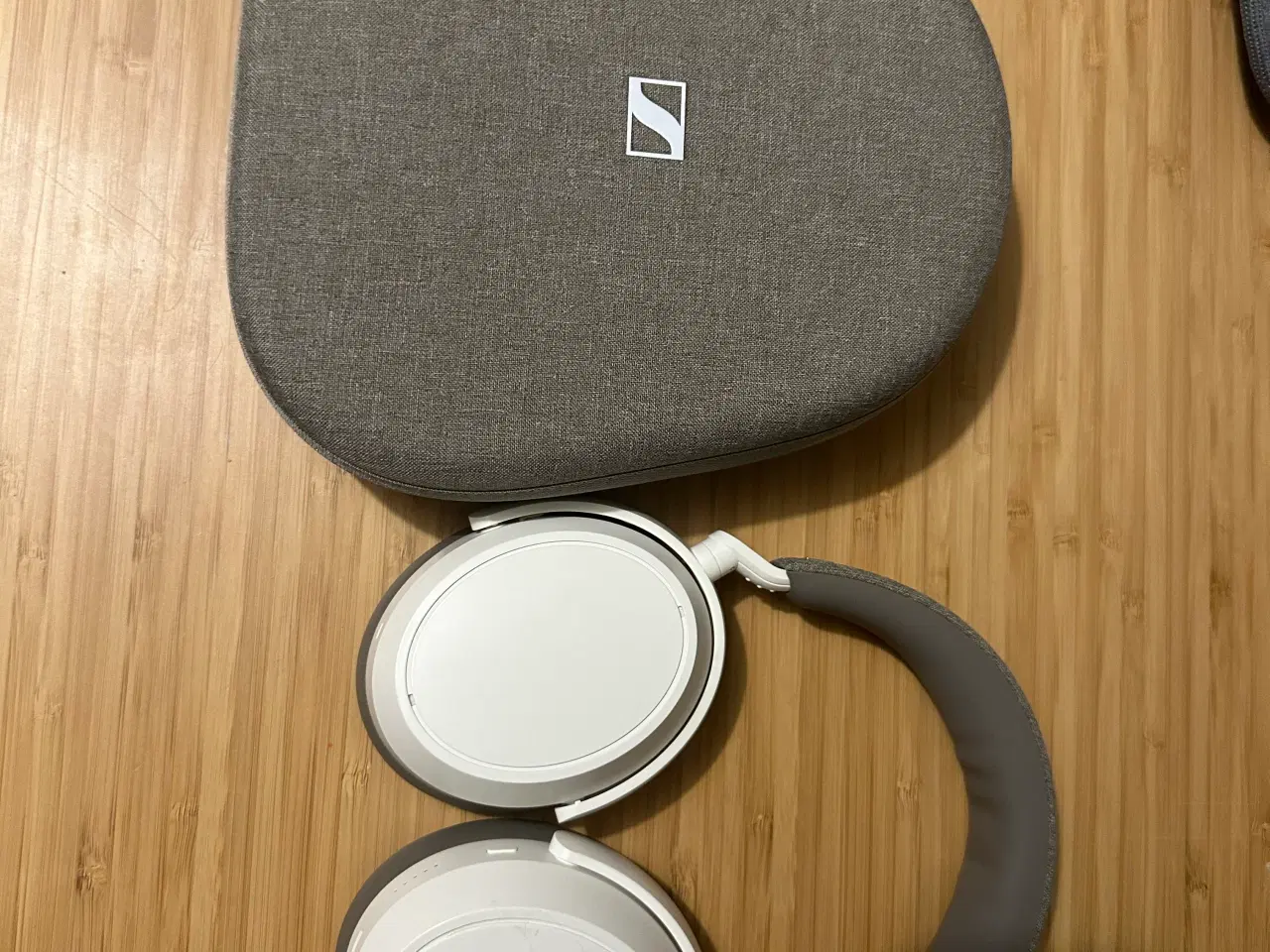 Billede 2 - Sennheiser Momentum 4 Høretelefoner