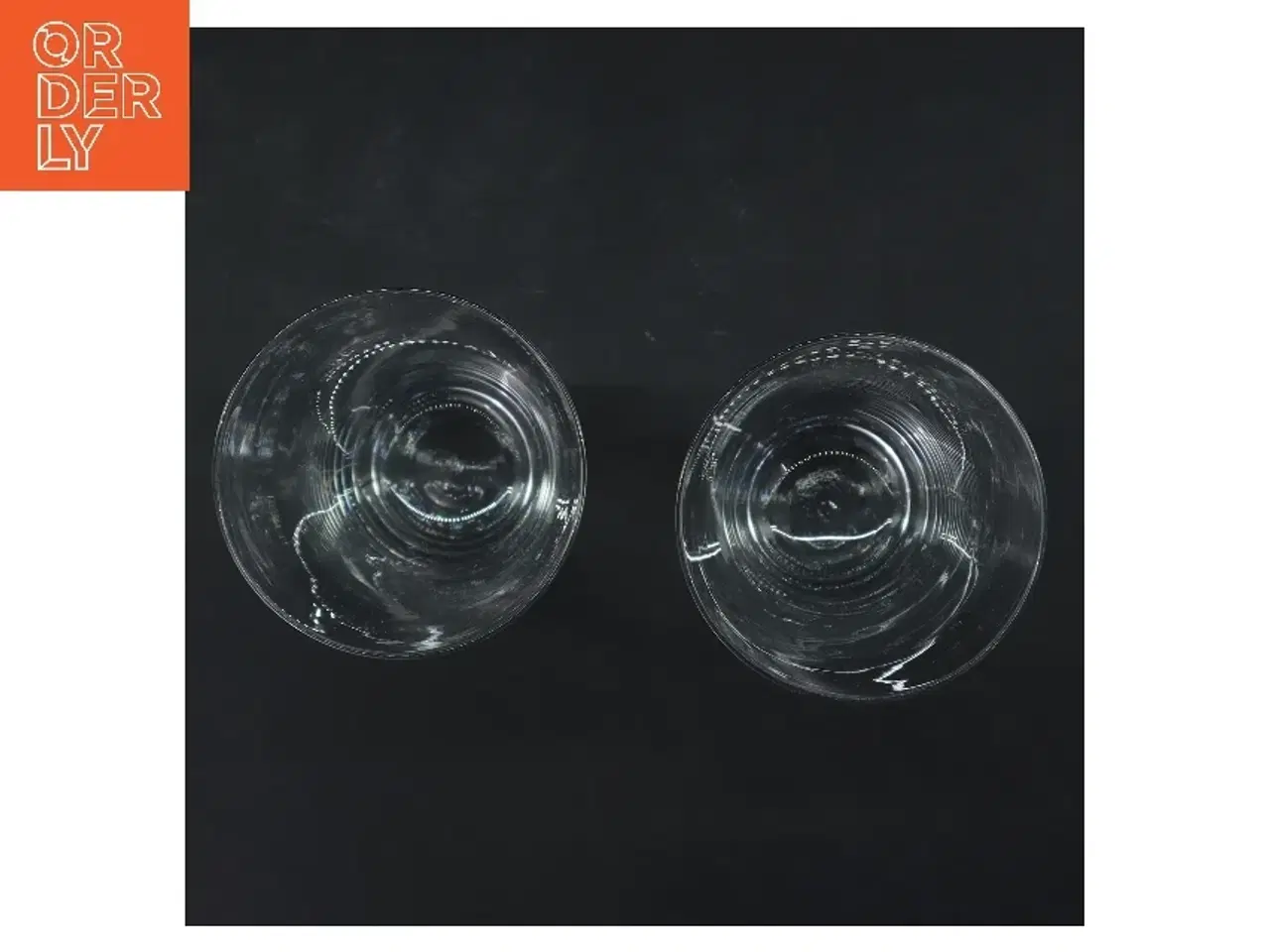 Billede 2 - To smukke høje  glas (str. 2 stk Ø 8,5 cm længde 19 cm)