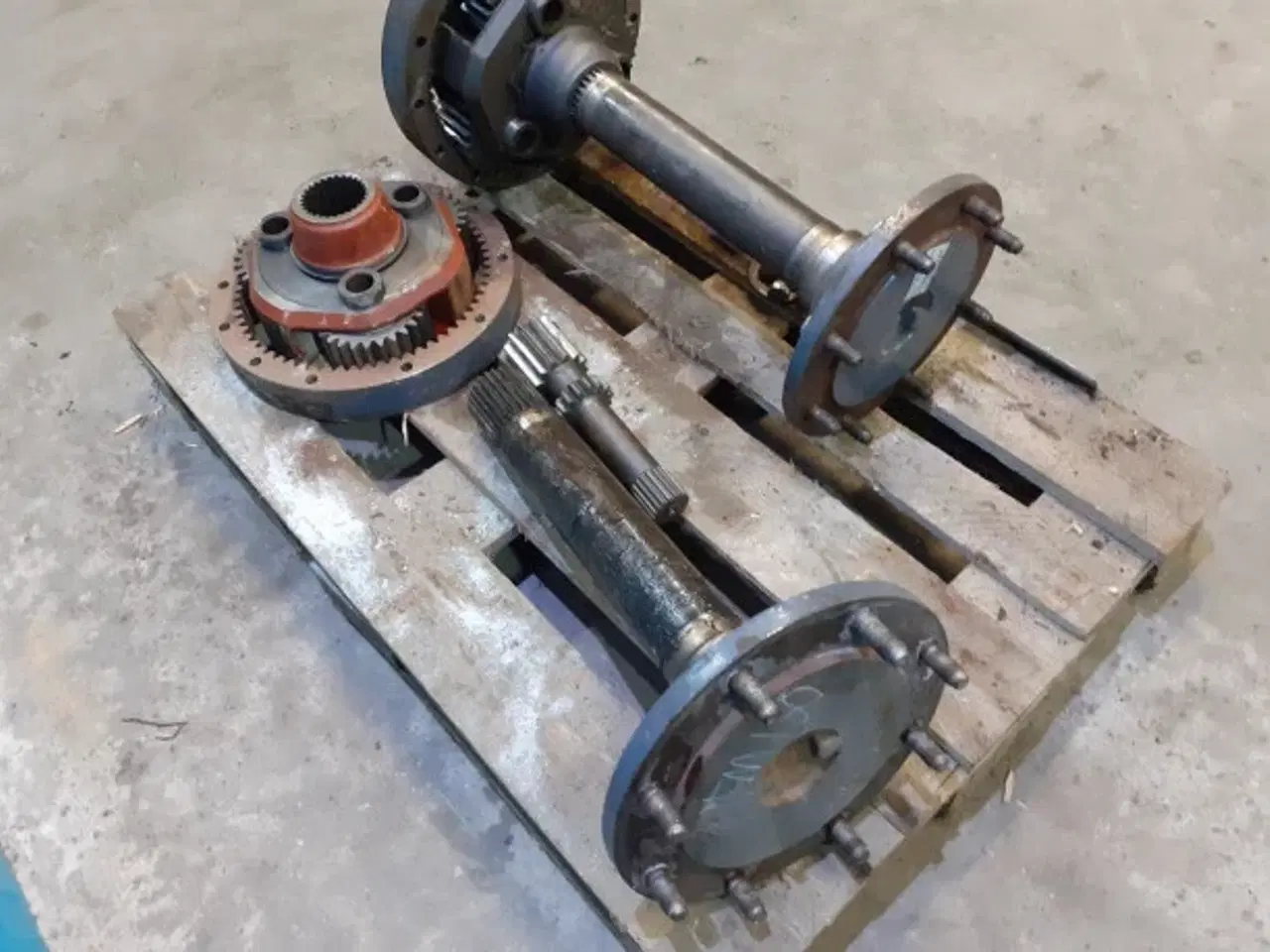 Billede 9 - New Holland TM 150 Hjulaksel og Planetgear
