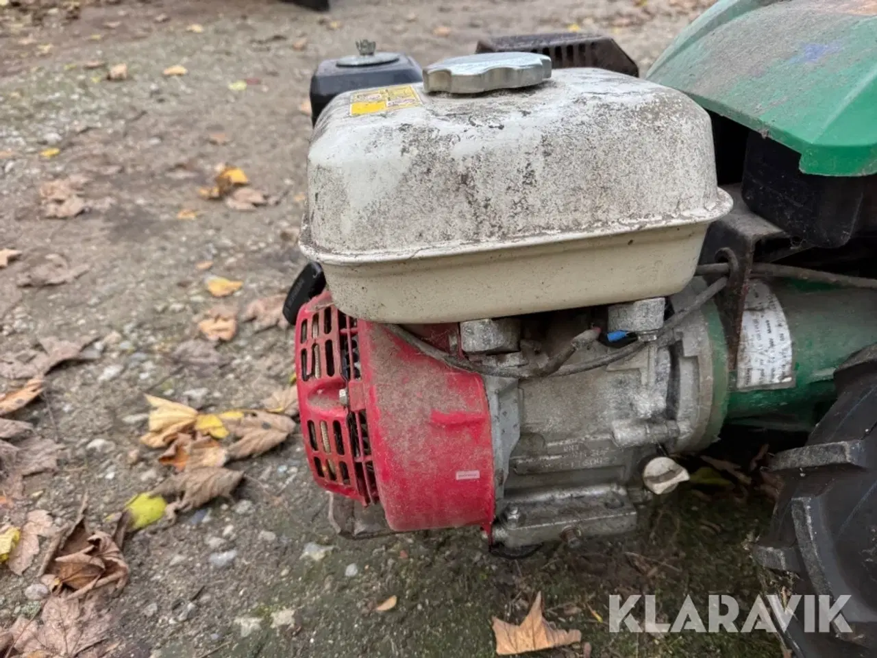 Billede 10 - Redskabsbærer med kost og sneplov Ferrari 515L grifon