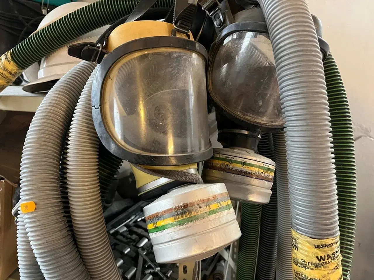 Billede 2 - Vaskemaskine, samt reol med værktøj