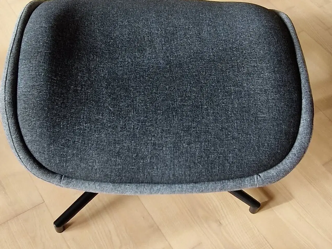 Billede 2 - Lænestol og puf ,fra Ikea