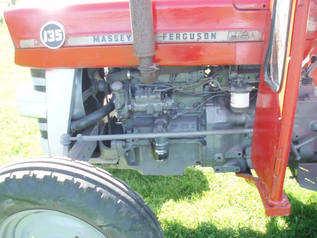 Billede 5 - Massey Ferguson 135, 3 cyl. diesel årg '75
