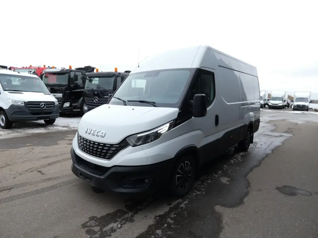 Billede 4 - Iveco Daily 35S18 12m3 3,0 D 180HK Van 8g Aut.