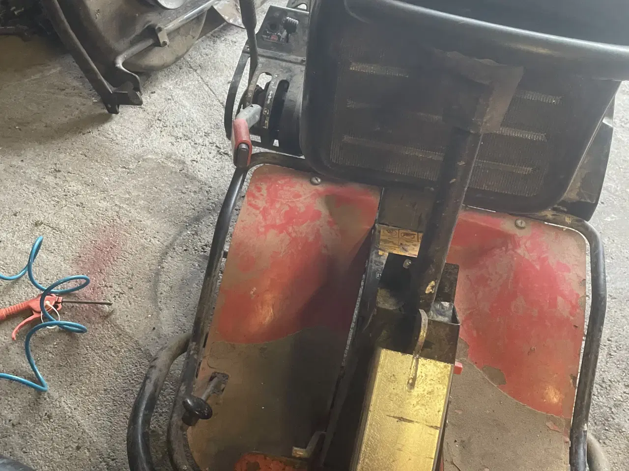 Billede 1 - JONSERED havetraktor Model FR2113 MA BRIGGS START