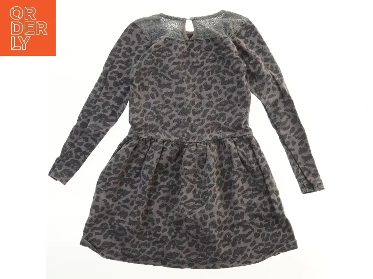 Billede 2 - Langærmet leopardkjole (str. 134)