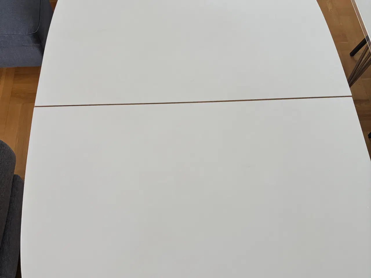 Billede 2 - Hvid Spisebord 