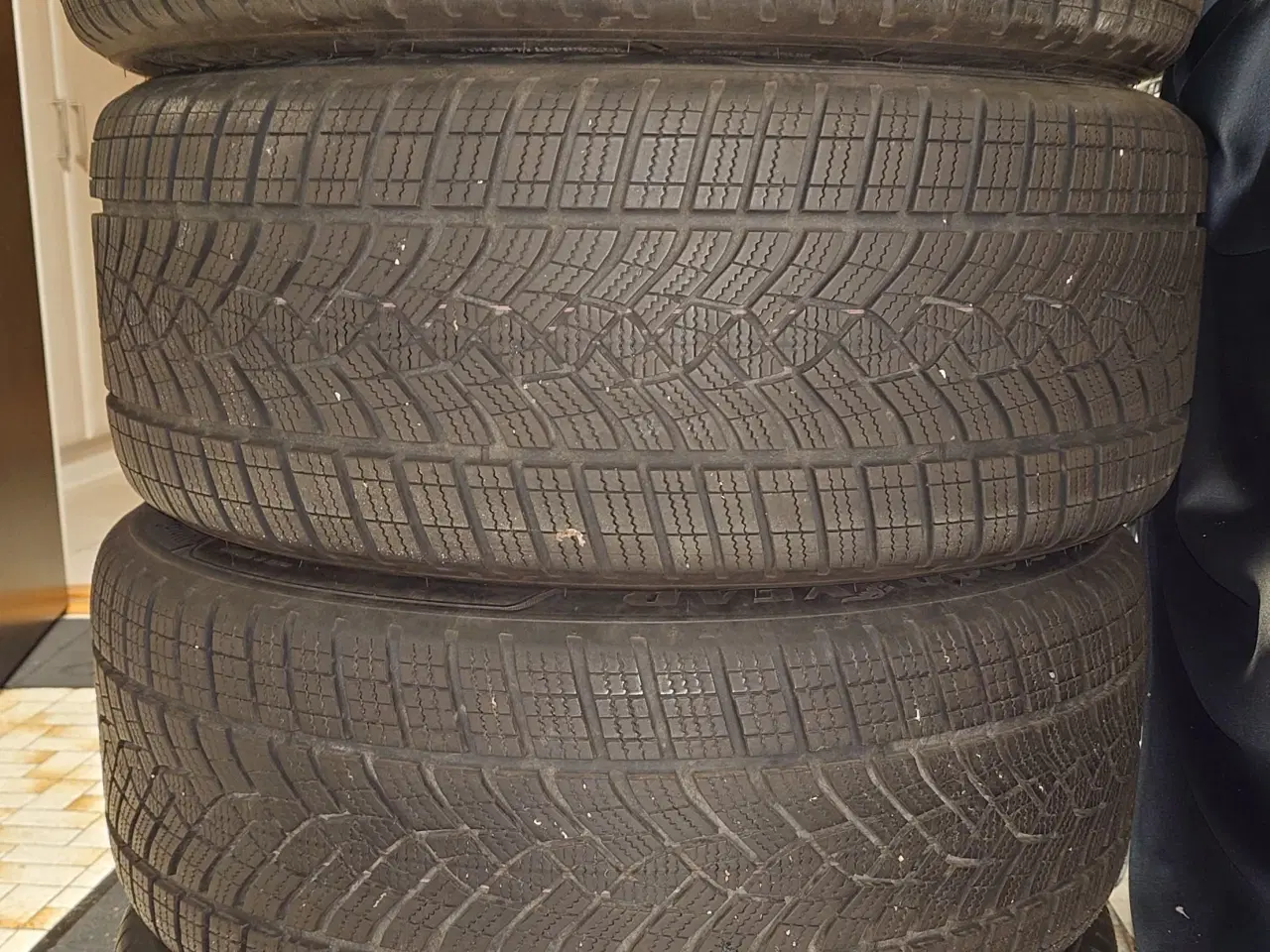 Billede 2 - Goodyear Ultragrip performance+ 245/45-18" 7mm møn