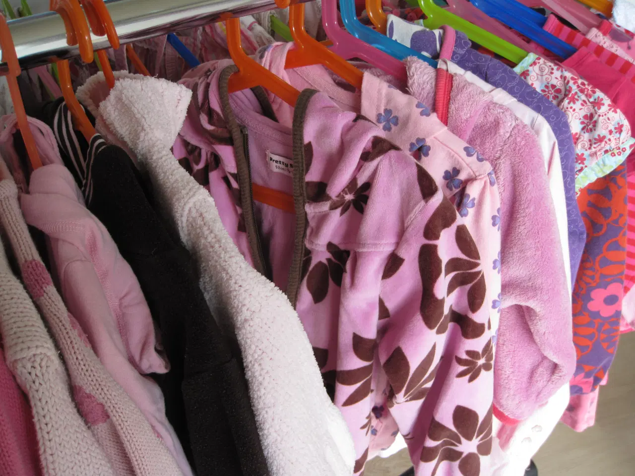 Billede 1 - lækre strik- og sweatshirt trøjer fra str. 74 