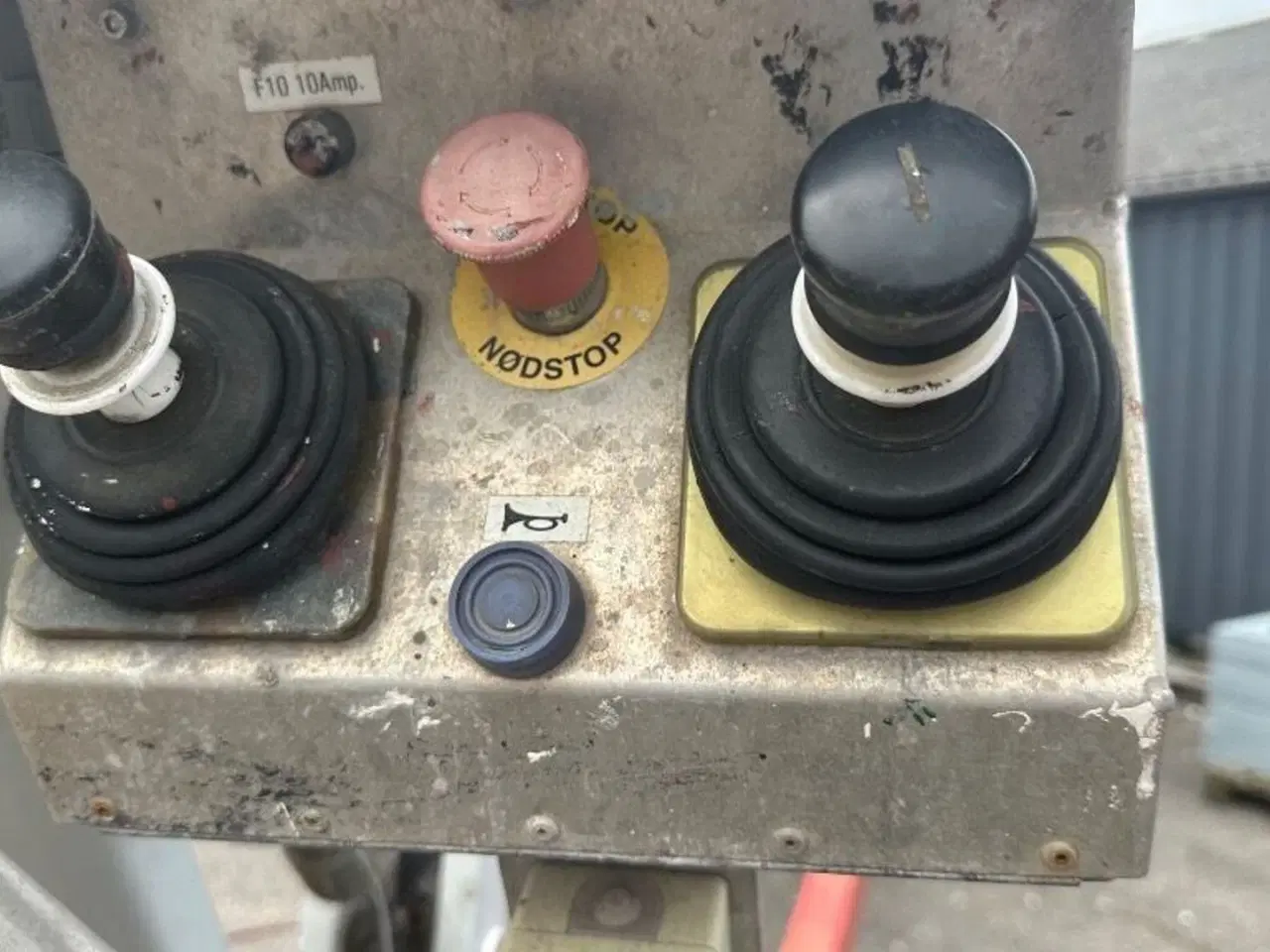 Billede 3 - Denka DL21 Med selv træk, med drejebar alu kurv, drift batteri, Liften sælges nyt Lift godkendelse