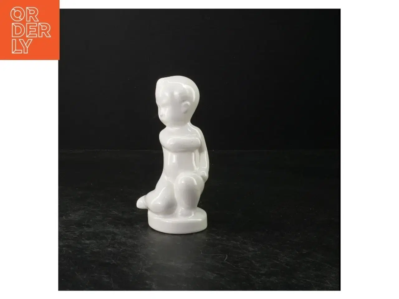 Billede 2 - Figur af dreng fra Søholm Stentøj (str. 15 x 7 cm)