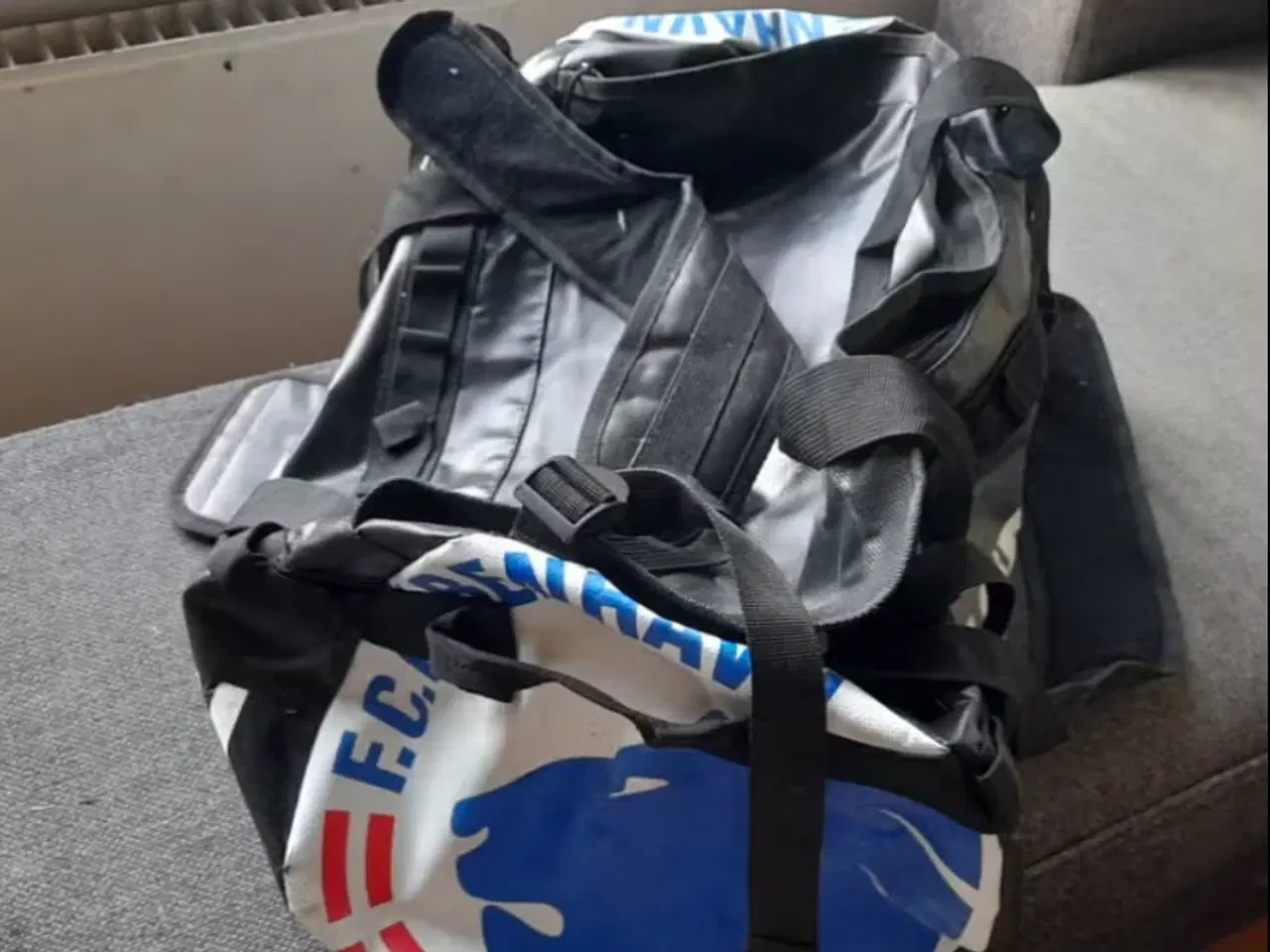 Billede 2 - FCK fodboldtøj og taske