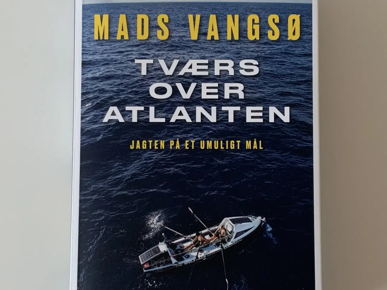 Billede 1 - Mads Vangsø Tværs over Atlanten bog