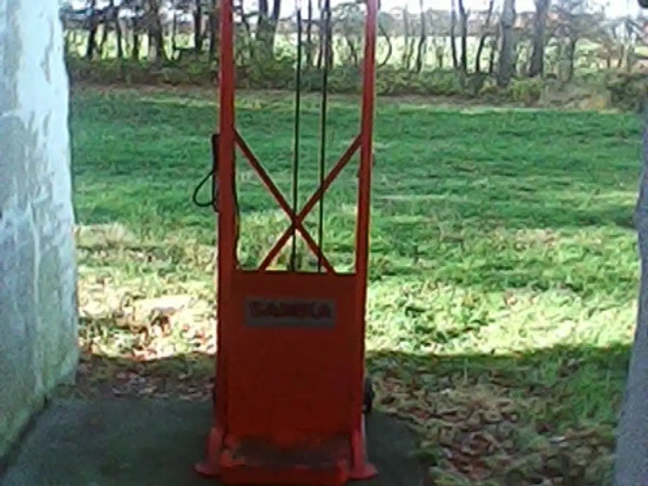 Billede 1 - Sækkeløfter til  ca. 50 kg.