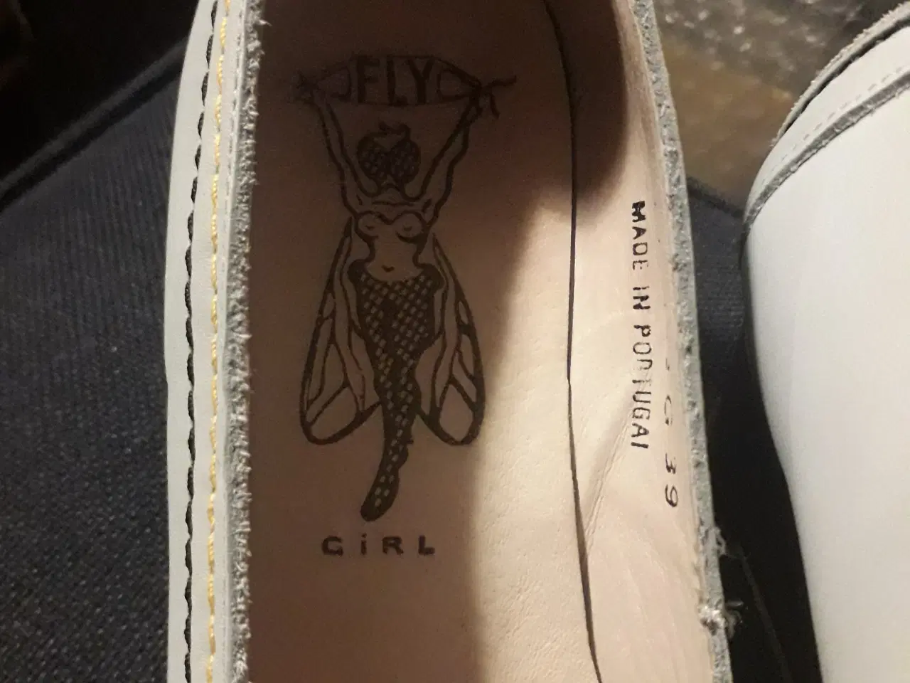 Billede 3 - Fly- Girl lyseblå sko str. 39