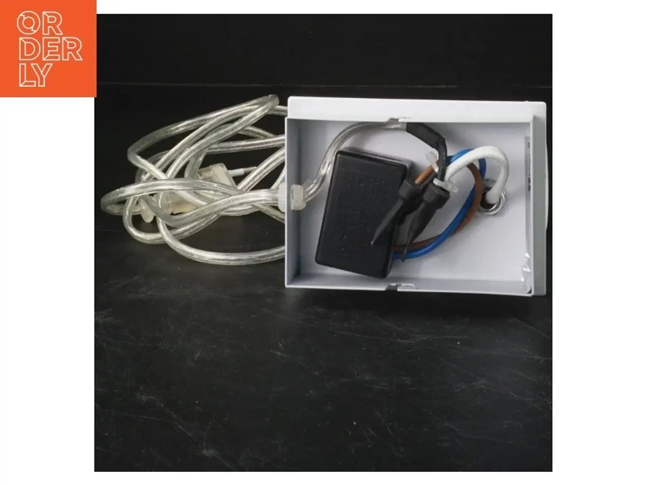 Billede 2 - Spotlampe med ledning fra Mark Sljd (str. 12x11x8 cm)