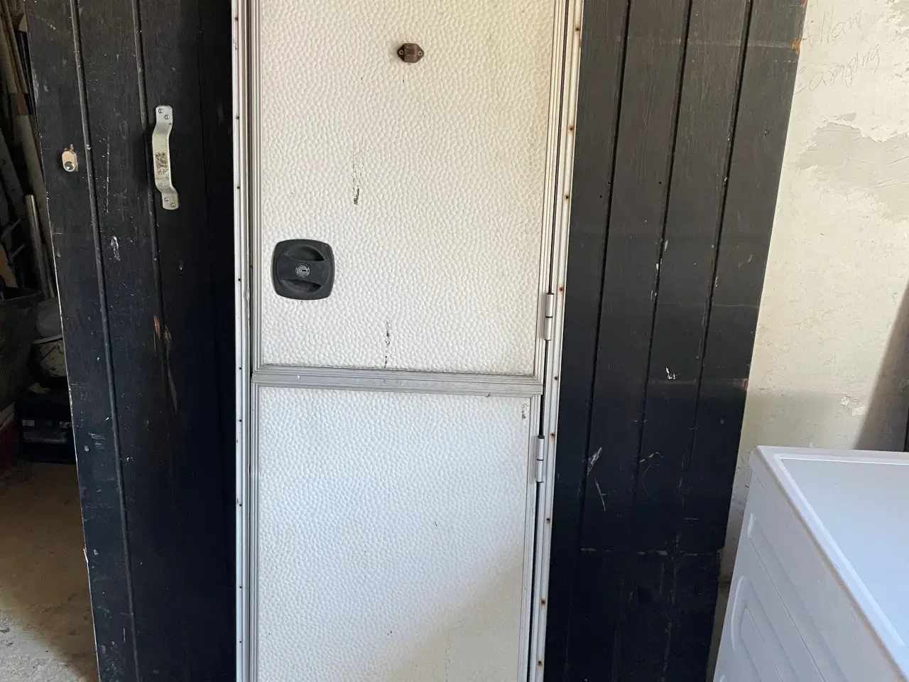 Billede 2 - Vinduer og døre fra campingsvogn. 