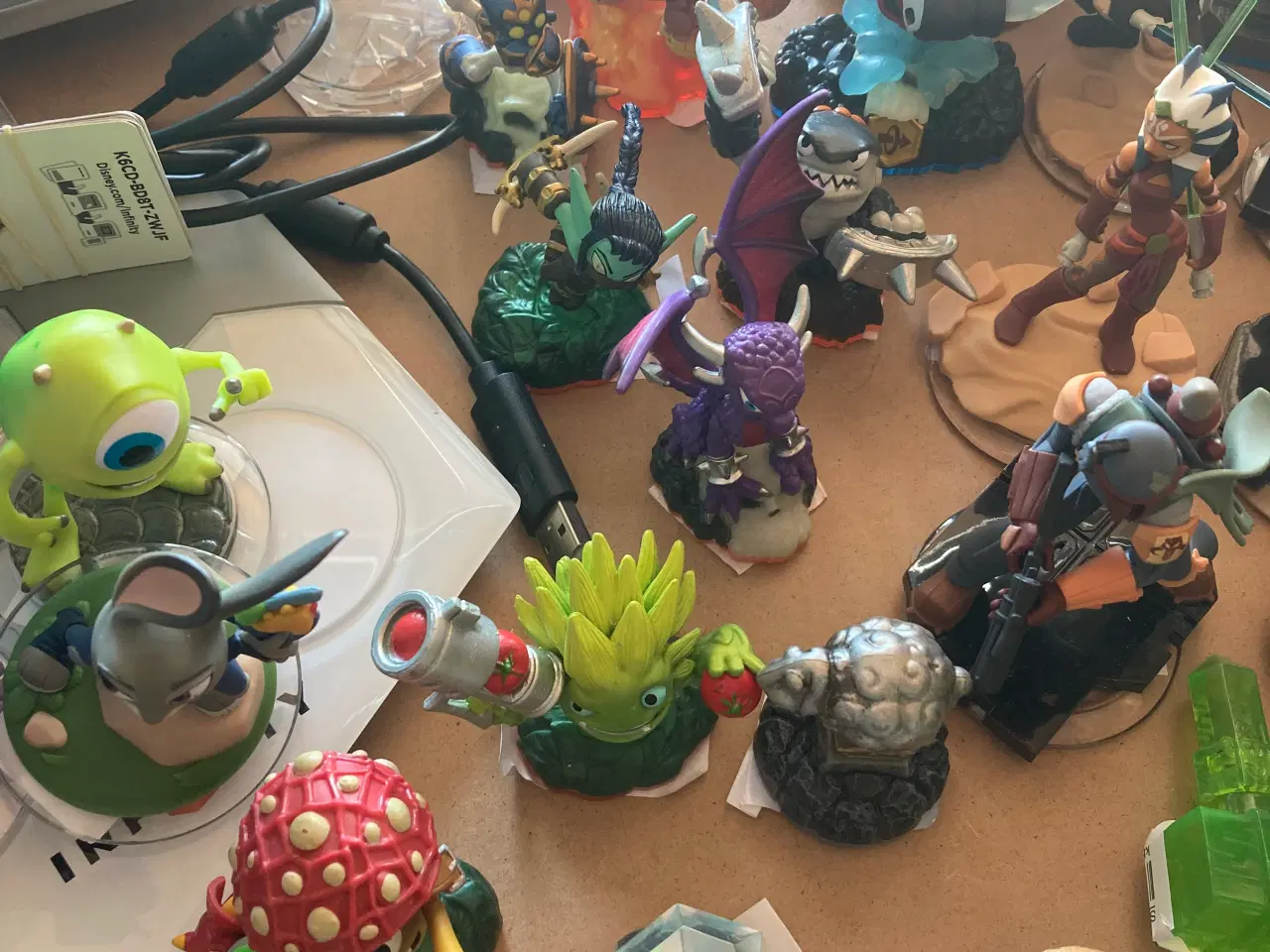 Billede 12 - Skylanders & Disney Infinity figurer sælges