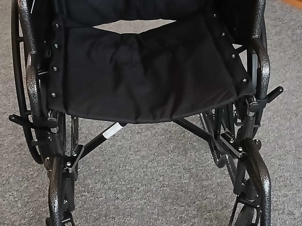 Billede 1 - Sammenklappelig kørestol