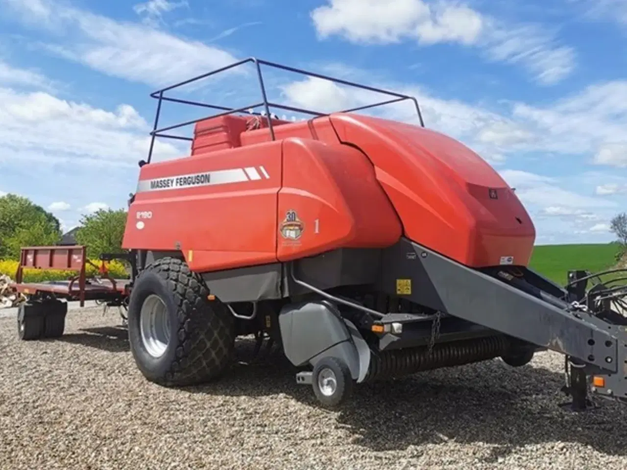 Billede 2 - Massey Ferguson 2190 m/parkland vogn 36000 baller - høstklar