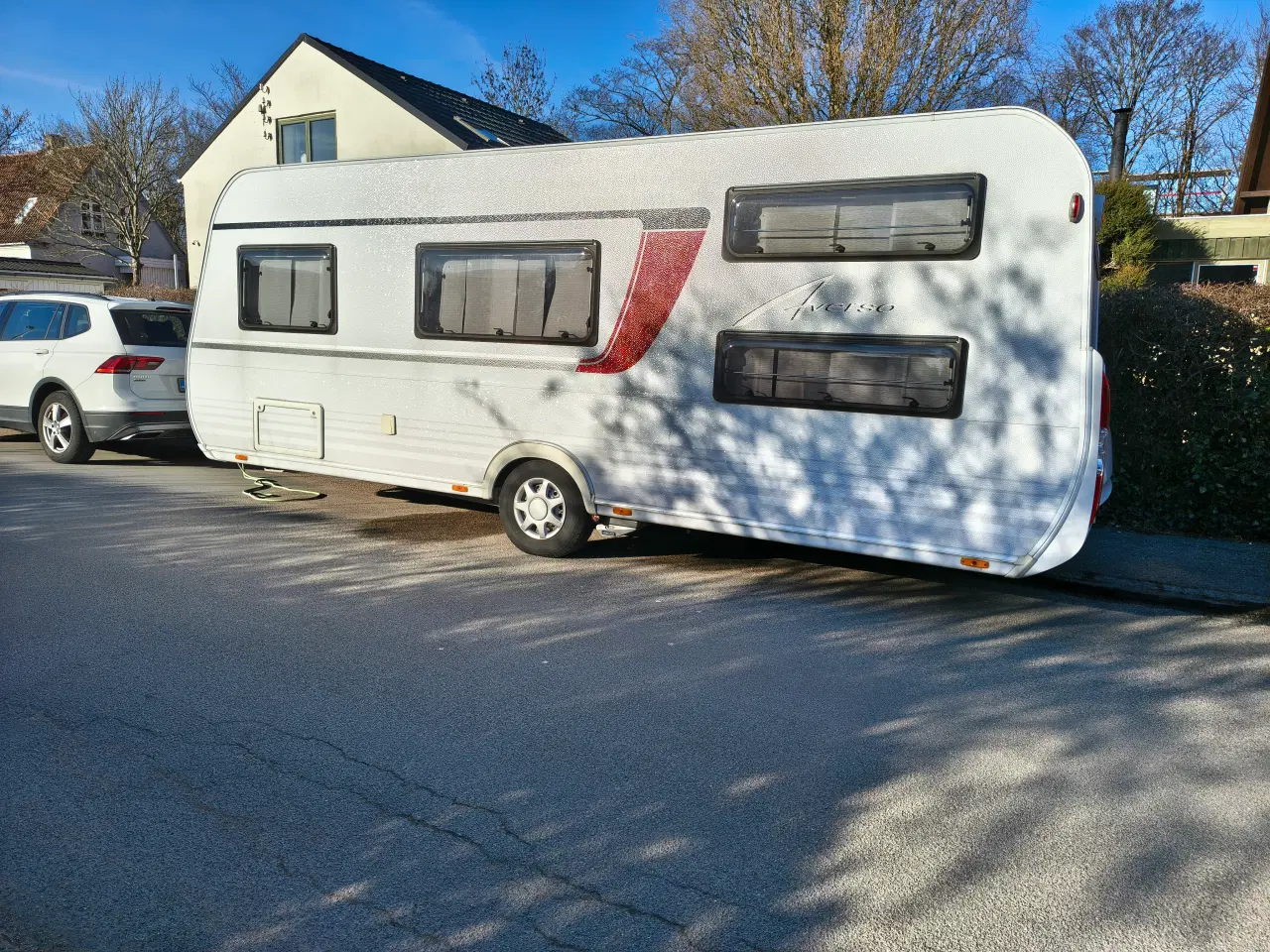 Billede 1 - Bürstner Averso 570TK køjevogn med meget gulvplads