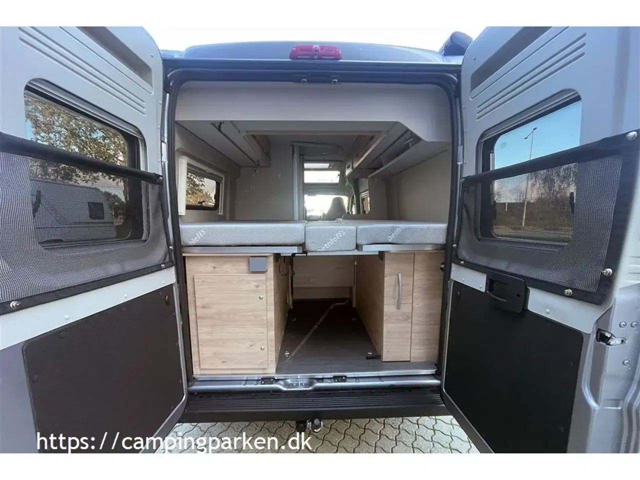 Billede 17 - 2024 - Dethleffs Globetrail CVD 600 ER Advantage   Udlejes: Ny camper van på 6 meter med enkeltsenge og automatgear