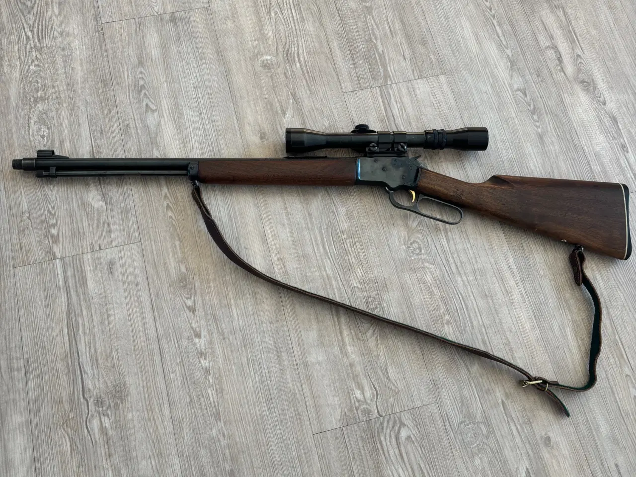 Billede 1 - Marlin .22 Mountie med kikkert.
