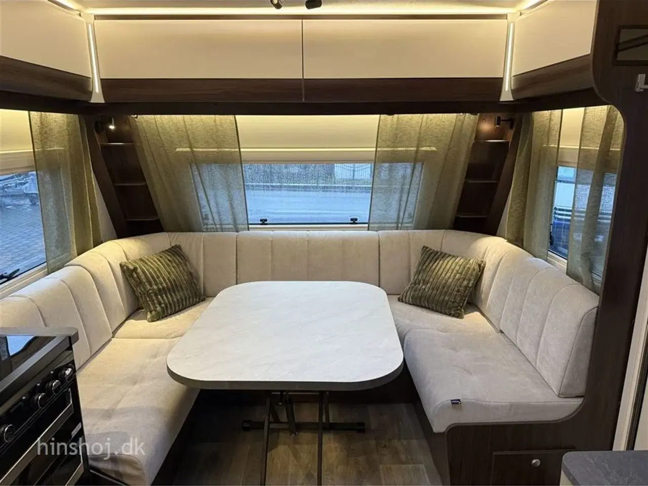 Billede 18 - 2026 - Polar Blueline 590 BS    Polar med enklesenge og stort toiletrum fra Hinshøj Caravan