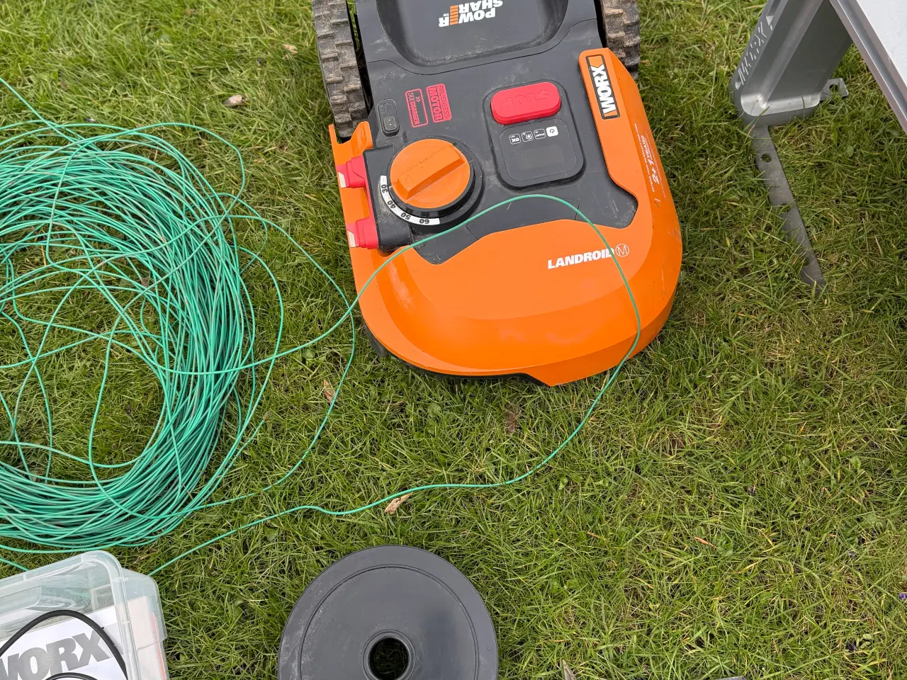 Billede 2 - Worx M500 robot plæneklipper med tilbehør sælges 