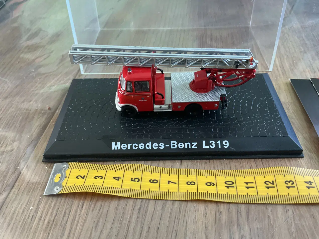 Billede 2 - Model brandbil mercedes- benz L 319