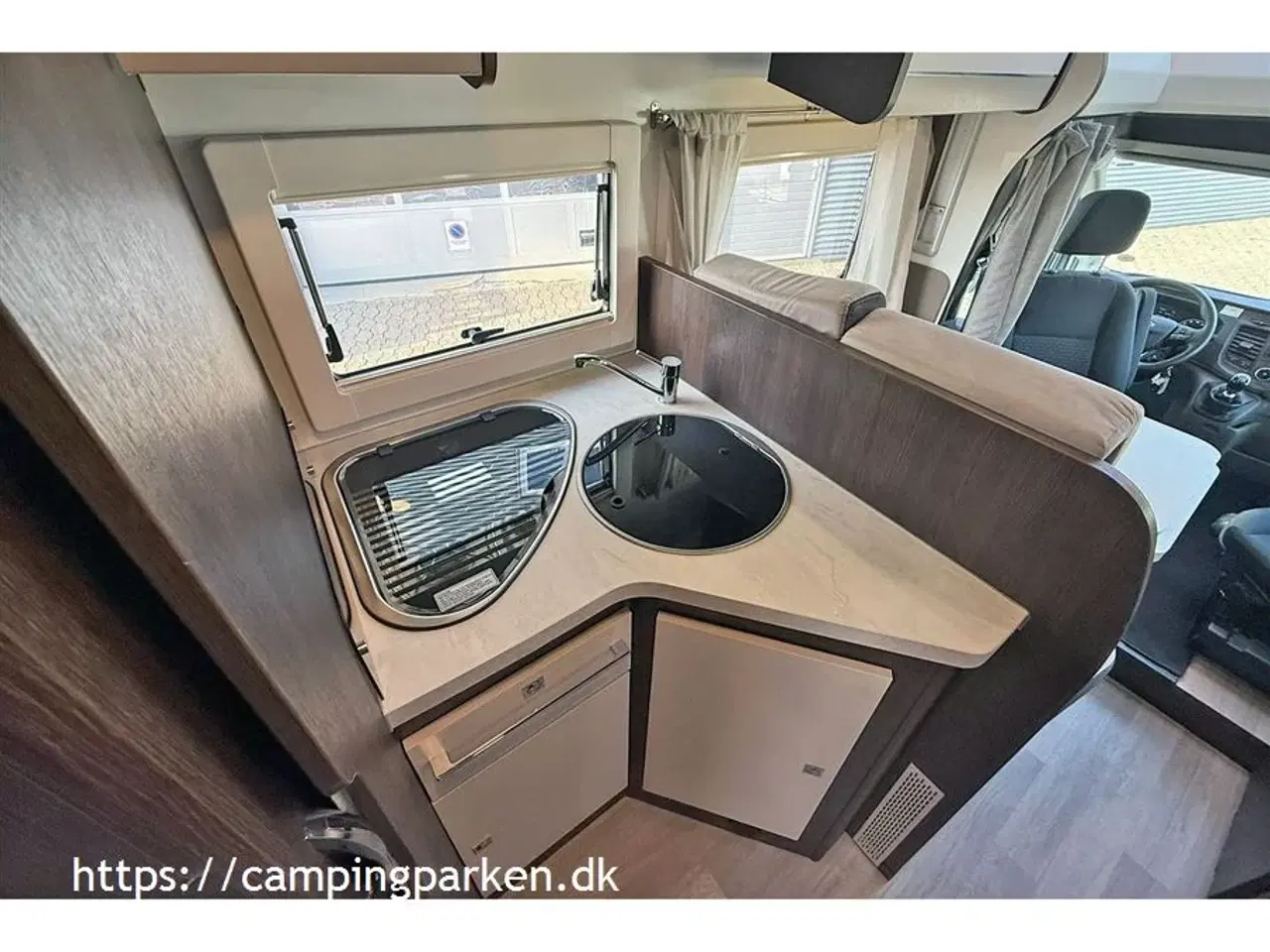 Billede 9 - 2021 - Benimar Super fin og velholdt autocamper med dobbeltseng og 5 selepladser