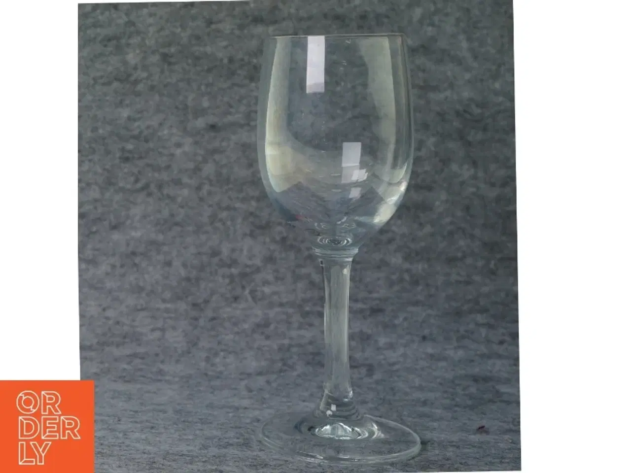 Billede 2 - Blandede vinglas (str. 20 x 5 cm 19 x 6 cm 16 x 7 cm 15 x 5 cm 15 x 5 cm)