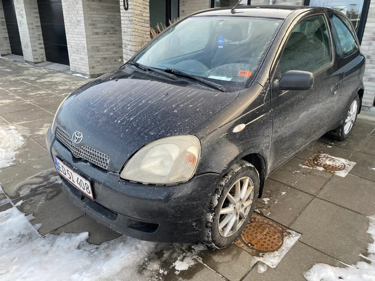 Billede 1 - Økonomisk lille bil