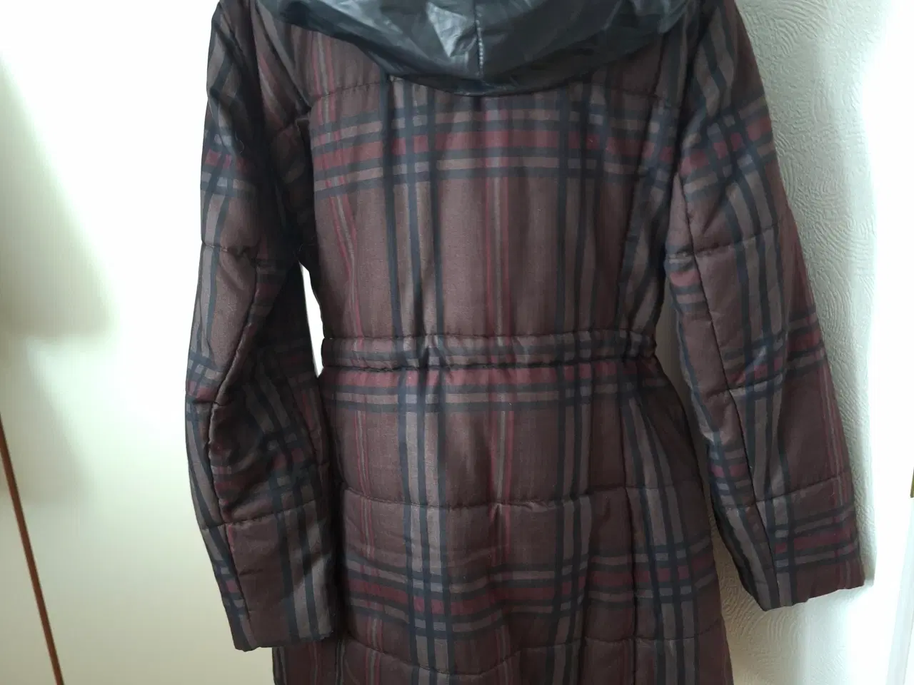 Billede 8 - Diverse  Strik +Vinterjakker Alle 3 er Nye incl po