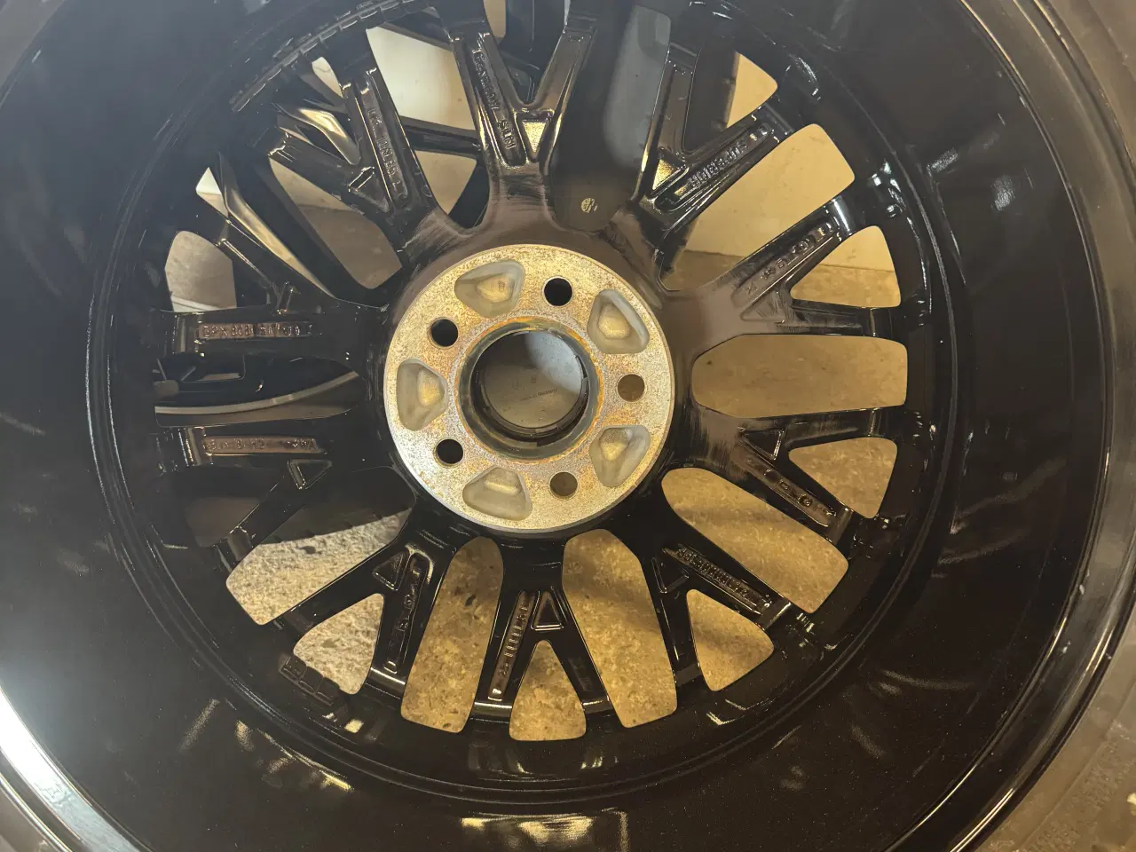 Billede 2 - Alufælge med dæk