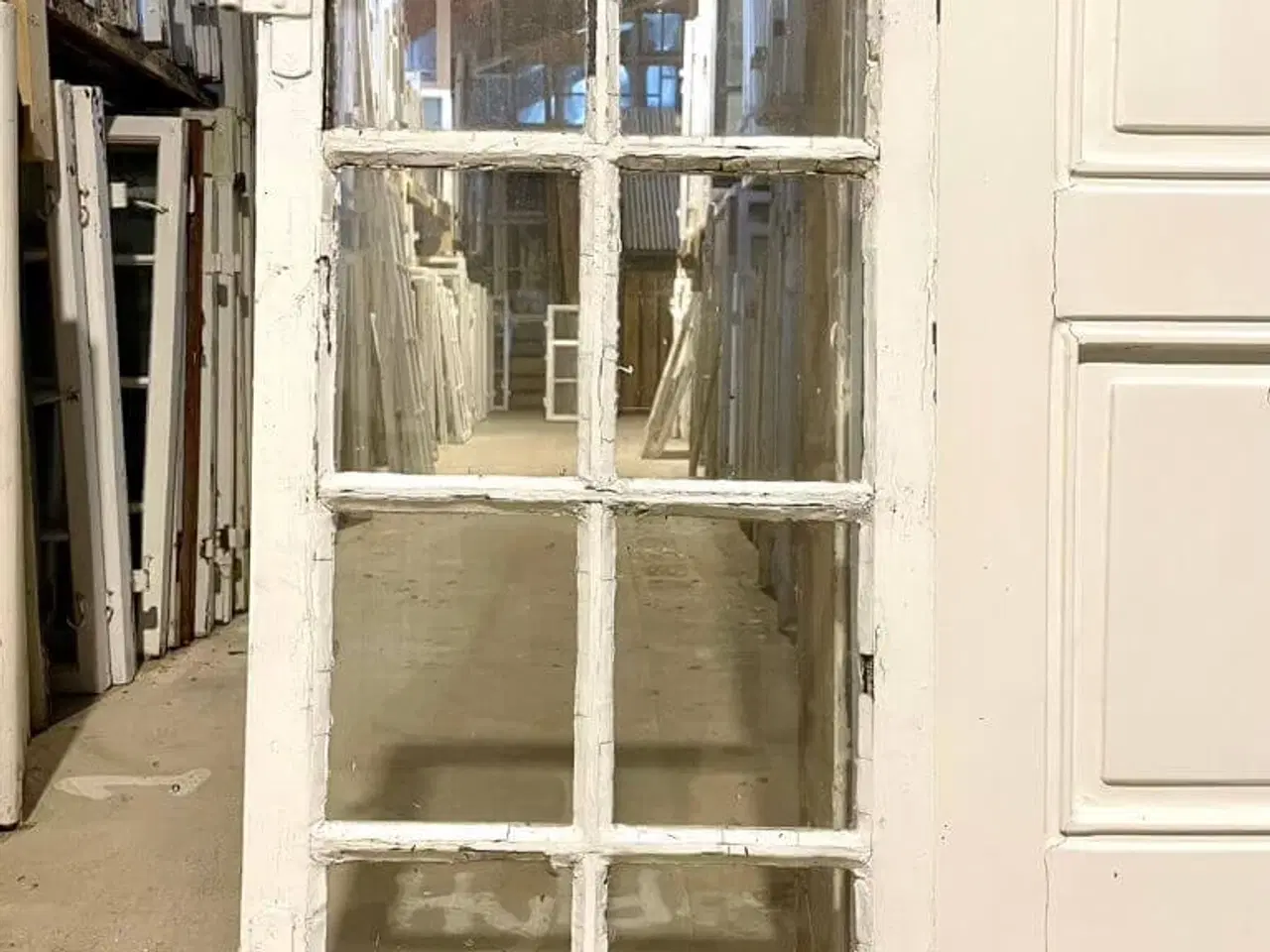 Billede 1 - Smal, småsprosset 8-ruders vinduesramme